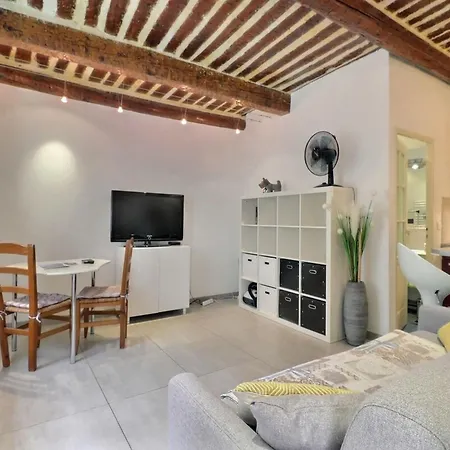 The Cassidaine Getaway Hyper Center Studio 2 Pers Apartment *