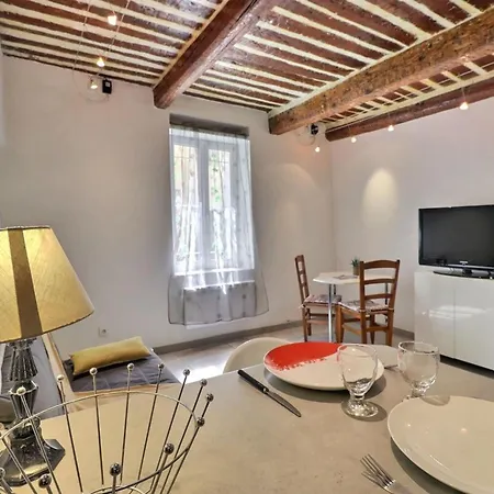The Cassidaine Getaway Hyper Center Studio 2 Pers *
